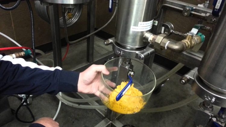 Sub- v. Supercritical CO2 Extraction