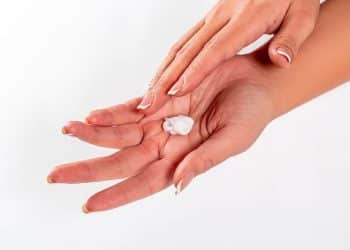 Effects of Cannabis Extracts on Skin Cells and Assessment of Cannabinoid Hydrogels Properties