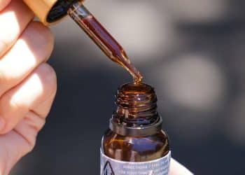 What’s The Difference Between Tincture And Distillate?