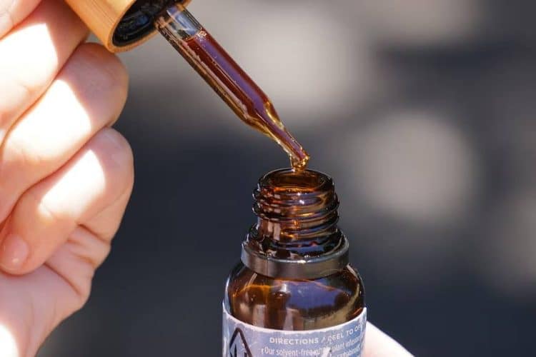 What’s The Difference Between Tincture And Distillate?